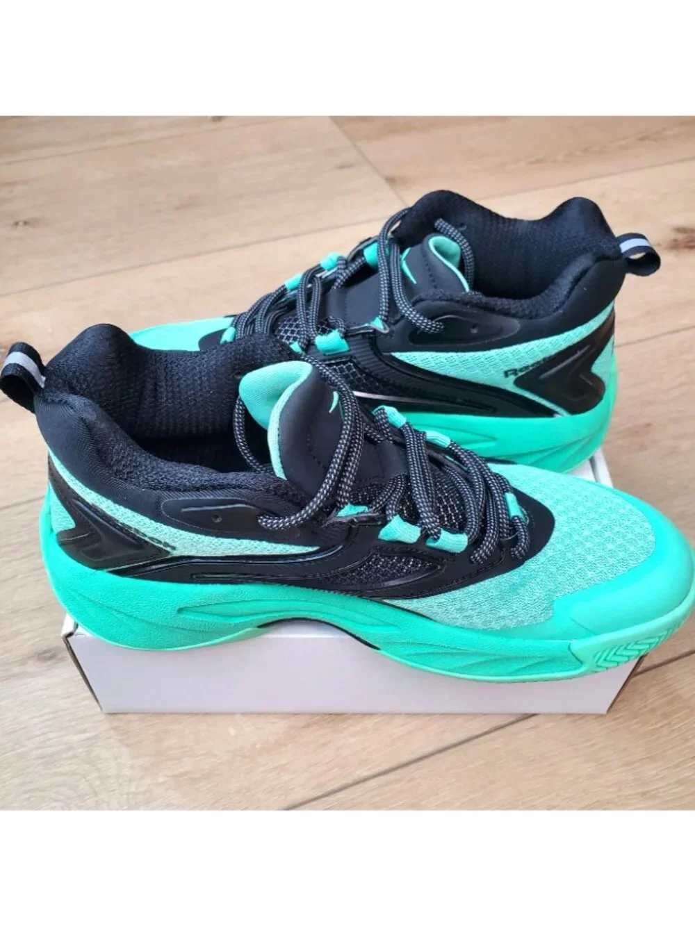 Reebok Zone Breaker Basketball Sneakers Womens Size 8 High Top Black Green Shoes